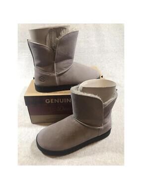 Dearfoams Pull on Boots Suede Leather Womens 9 Faux fur lining Comfort